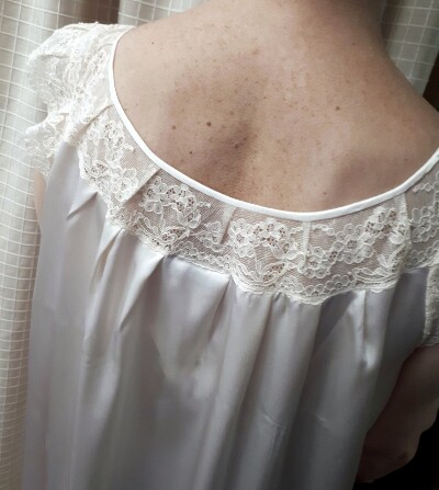 Camisón-raso-artesanal